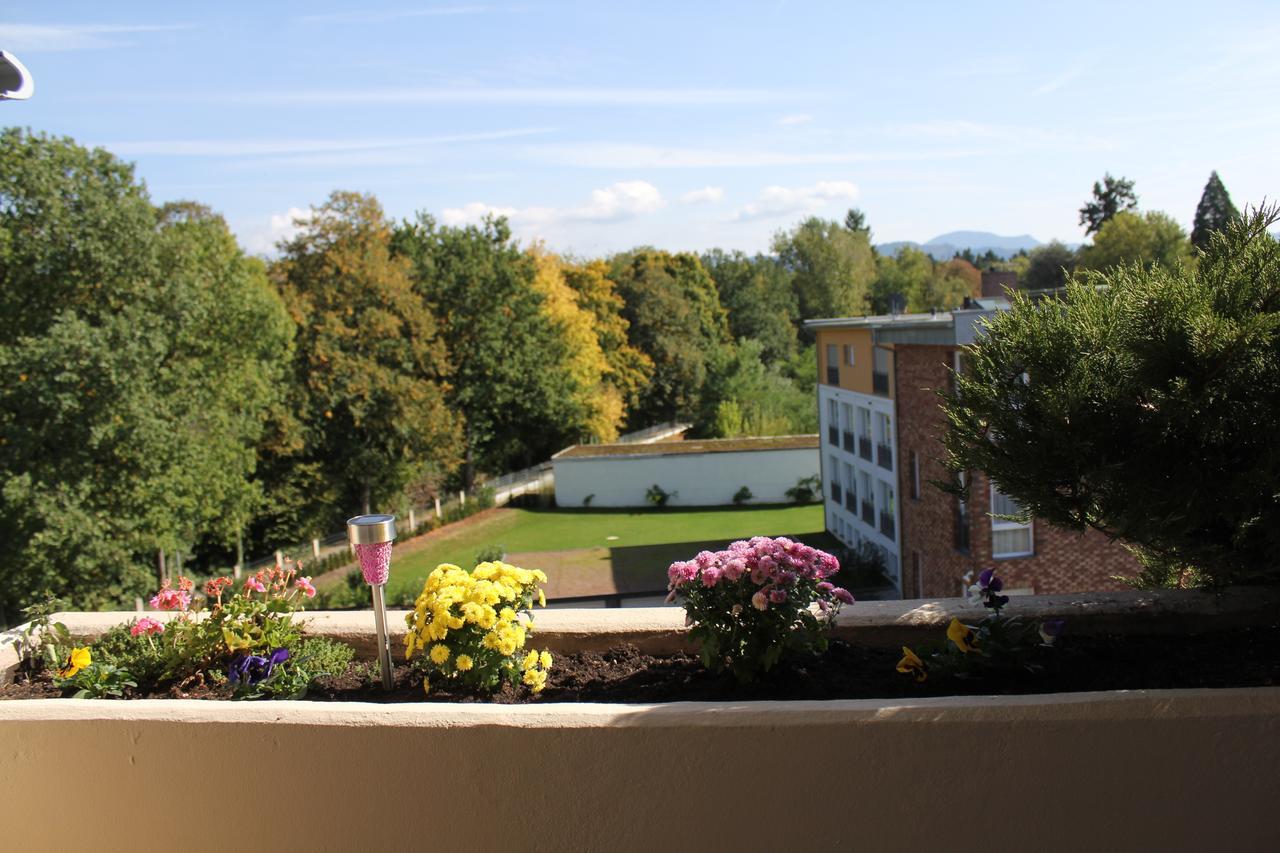 Mariaprimavera Apartment Am Kurpark Mit Schwarzwaldblick * * * * 巴特克罗青根 外观 照片